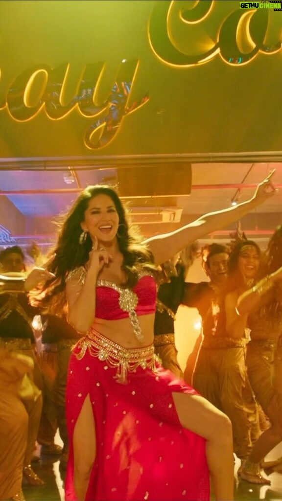 Sunny Leone Instagram - So excited to be part of this amazing song #Fana for @mbdkthemovie 😍