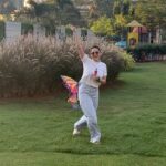 Sunny Leone Instagram – My Epic kite flying fail 😂😂 
.
.
#SunnyLeone #makarsakranti