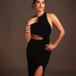 Sunny Leone Instagram - 🖤❤️‍🔥🖤 . . . . . HMU by Me 😉 Makeup : @starstruckbysl Outfit by @clubllondon @aak.ch Earrings by @alasajewels , Handstack by @amamajewels , Rings by @e3kjewelry @ishhaara , Styled by ( @styledbychandani ) ( @style.cell ) , Assisted by ( @jaiswal.aditi__ ) , ( @astha_kothari ) Photos by @ajayjangidphotography Mumbai, Maharashtra