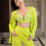 Sunny Leone Instagram - 💛💚🍋 . . . Outfit by @nirmooha Earrings by @theetherealstore_ Rings by Brand @jewellery.alara @theetherealstore_ @goldenwindow Styled by @hitendrakapopara Styling team @tanyakalraaa @nidhi_harsora21 Hmu @jeetihairtstylist @taniadhingra Shot by @amtrend_studio_productions Team coordinator @imanilsharmaa