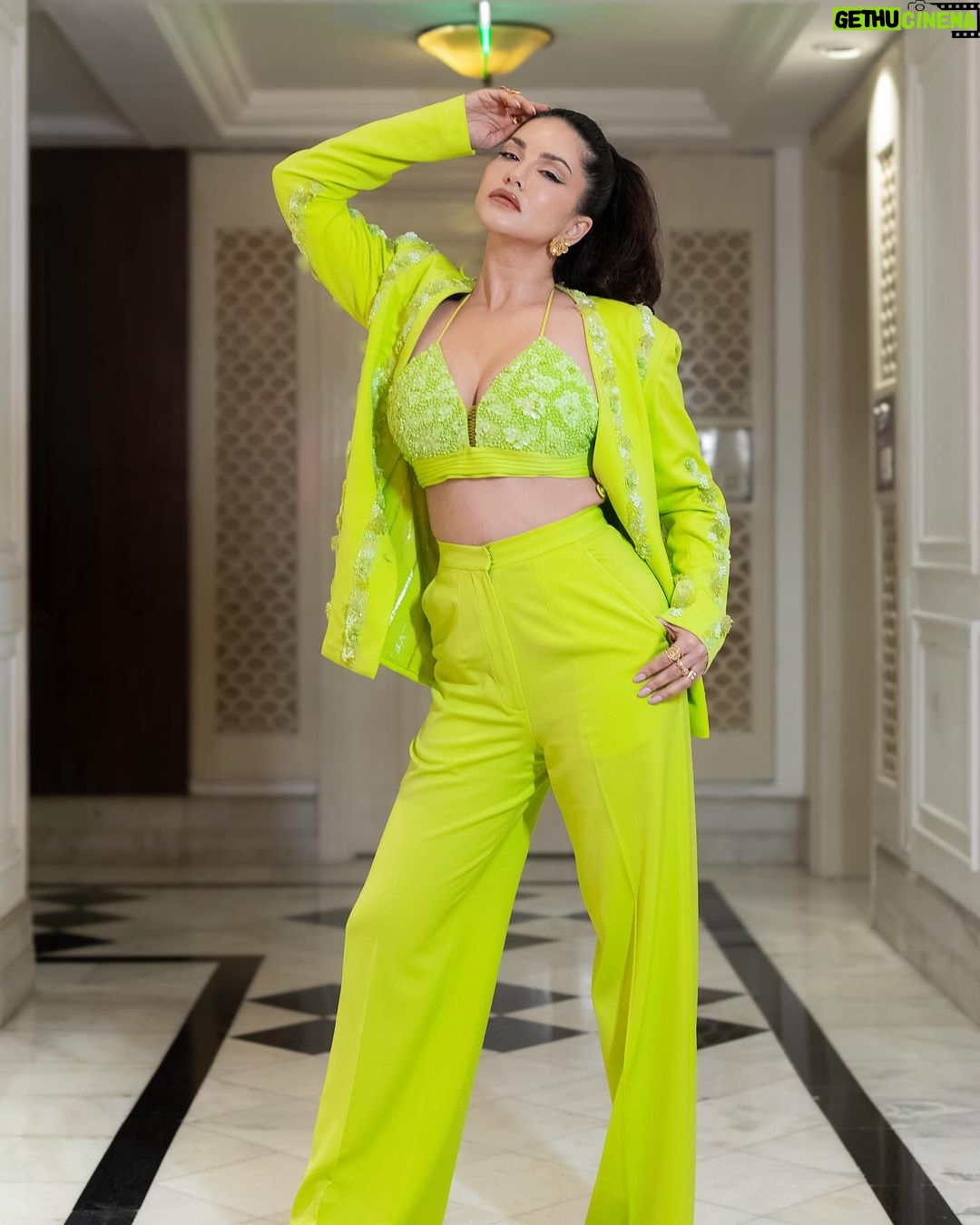 Sunny Leone Instagram - 💛💚🍋 . . . Outfit by @nirmooha Earrings by @theetherealstore_ Rings by Brand @jewellery.alara @theetherealstore_ @goldenwindow Styled by @hitendrakapopara Styling team @tanyakalraaa @nidhi_harsora21 Hmu @jeetihairtstylist @taniadhingra Shot by @amtrend_studio_productions Team coordinator @imanilsharmaa