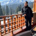 Sunny Leone Instagram – Heaven on earth! Kashmir!!