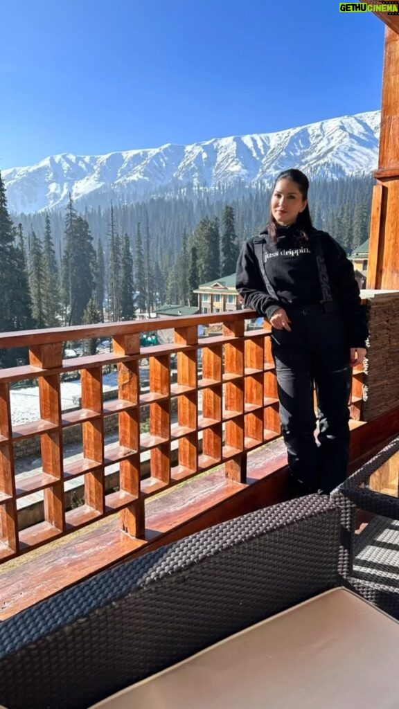 Sunny Leone Instagram - Heaven on earth! Kashmir!!
