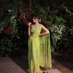 Surbhi Chandna Instagram - Mere yaar Ki Shaadi 💐 Lensman - @fashionbyora @oragraphy Saree - @tabeerindia Stylist @simstyles20 Jewels @miranabymegha @affiliates_pr Makeup & Hair @sheenajohar_artistry Managed @pranavi_chandna