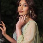 Surbhi Chandna Instagram - Mere Yaar Ka Sangeet 🕺🏼 💍 Lehenga - @seepmahajanofficial Stylist - @simstyles20 Jewellery- @emeraldjewels.in Photography- @fashionbyora @oragraphy Makeup & Hair - @salon__25 @tulsi_251995 Managed By - @pranavi_chandna