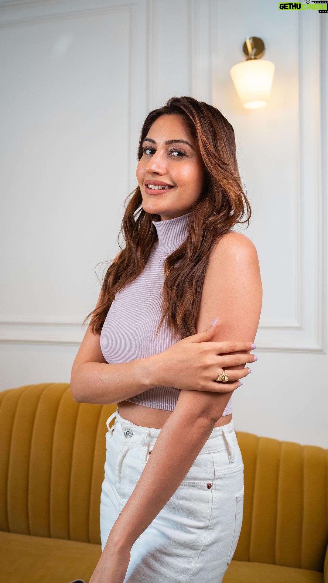 Surbhi Chandna Instagram - If you are struggling with frizzy hair like I do, this duo will change your hair game completely! I’ve been using @lovebeautyandplanet_in’s Argan Oil & Lavender Anti-Frizz Shampoo & Conditioner, and the results have been amazing. The shampoo cleanses my hair gently without stripping it of its natural oils, leaving it feeling fresh and clean. The conditioner works wonders at taming my frizz, leaving my hair soft, silky, and easy to manage. So if you’re looking for a hair care range that delivers on both performance and sustainability, I highly recommend trying this duo. Trust me, your hair will thank you! #AD #nofrizz #lovebeautyandplanet #frizzfreehair #naturalhaircare #ArganOil #Lavender #NaturalHair #Haircare #Haircareproducts