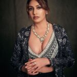 Surbhi Chandna Instagram - Yaar Ki Shaadi Ka Reception ⚜️ Outfit @theroyaleum @vblitzcommunications MakeUp- @reetixmakeup Hair- @vanshika_nirmal Jewels - @swabhimannjewellery Pictures - @mandar_studio Manager - @pranavi_chandna