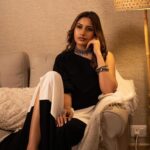 Surbhi Chandna Instagram - Dil Yeh Mera Tere Dil Se Jaa Mila Hai 🤎 Outfit. @houseofreeofficial Outfit PR. @mediatribein Choker. @pclovesdrama Rings & bangles. @theboltpr Stylist. @instylewithaditi Hair. @deepti6228 Makeup . @mrn_artistry25 @mrn_artistry Assisted by @theblackhairgallery Managed by . @pranavi_chandna