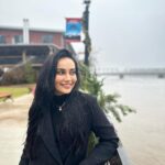 Surbhi Jyoti Instagram - New hopes for 2024🤍✨🤗❤️ . . . . . Warm love @salt.np Skirt and jewellery @stylingbyvictor @palmonas_official New Hope, Pennsylvania