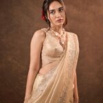 Surbhi Jyoti Instagram - 🥰 #sareegirl