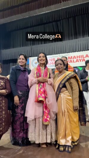 Surbhi Jyoti Instagram - I went to my college for #khadari promotions today. I was so happy and overwhelmed that I can't explain in words. I started doing theatre on this very stage. Learnt so much from here. Met my teachers and felt the same love. 
#gratitude #blessed 
#khadari in cinemas on 9th February ❤️
Wearing one of my favvv @suidhaagabyshweta 🤍🤍