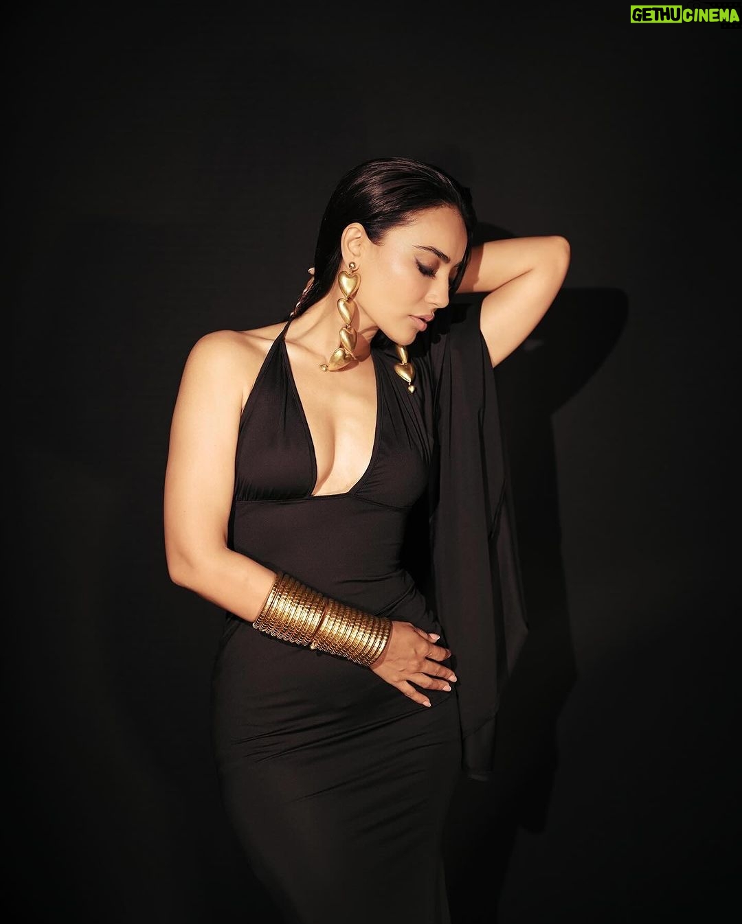 Surbhi Jyoti Instagram - Back to Black 🐦⬛ . . . . . . Styleby @stylingbyvictor @sohail__mughal___ Styling team @styleby_antara Outfit @miakee.official Jewellery @womencode.in MUA @doseofglamourbyafreen Shot by @deepak_das_photography