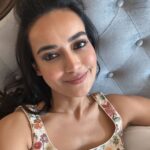 Surbhi Jyoti Instagram - Any suggestions for chapped lips ?