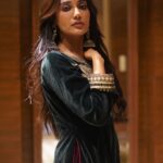 Surbhi Jyoti Instagram - Sang maardi 🥰 . . . . . . . Outfit @archna_studios Styled by @__snehasharma___ @doseofglamourbyafreen