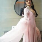 Surbhi Jyoti Instagram - 🌸 . . . . . . . Wearing @suidhaagabyshweta