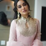Surbhi Jyoti Instagram - 🌸 . . . . . . . Wearing @suidhaagabyshweta