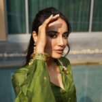 Surbhi Jyoti Instagram - #khadari ❤️ Releasing on 9th February in cinemas near you. . . . . . . Wearing @misribymeghnanayyar MUA @doseofglamourbyafreen Hair @ishanhairstyle Earrings @manimuktaajewels