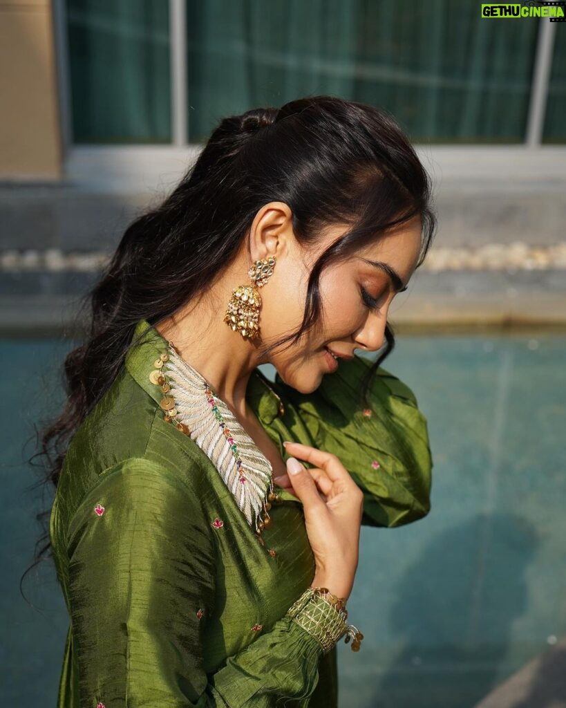 Surbhi Jyoti Instagram - #khadari ❤️ Releasing on 9th February in cinemas near you. . . . . . . Wearing @misribymeghnanayyar MUA @doseofglamourbyafreen Hair @ishanhairstyle Earrings @manimuktaajewels
