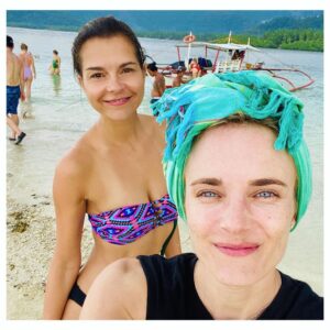 Susan Hoecke Instagram - Wir haben endlich gebucht 🥳🥳
Unser nächstes Reiseziel wird México sein! Habt ihr Tips, wo wir unbedingt hin müssen oder vielleicht auch ein paar Challenges, die @annie_time zu bewältigen hat? 
Sie redet die ganze Zeit vom “am Strand” liegen, aber nichts da!! 😄
#mexico #herewecome