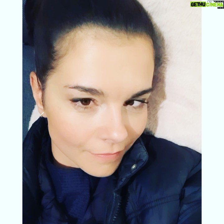 Susan Hoecke Instagram - Acting is!? A lot of waiting… #onset #newseries @constantinfilm @moovie_gmbh