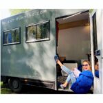 Susan Hoecke Instagram - Van Life! My new home for the next months - leider nichts mit “running”, dafür aber auch nichts mit “silent”😎 #onset @constantinfilm @moovie_gmbh