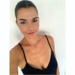 Susan Hoecke Instagram - Lange kein “Selfie” mehr gemacht. Und wo ich mich heute schon mal “in Schale” geschmissen hab, nutzt ich das jetzt einfach mal aus… @annie_time @julia_muecke wehe ihr macht euch nicht schön für mich!!!