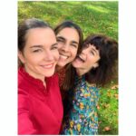 Susan Hoecke Instagram – Kurze, kleine Auszeit. 
Loslassen, Rumalbern, Freisein, Auftanken und vor Allem ganz viel Liebe.
Dankbar, besonders in Zeiten wie diesen 💚🤍❤️