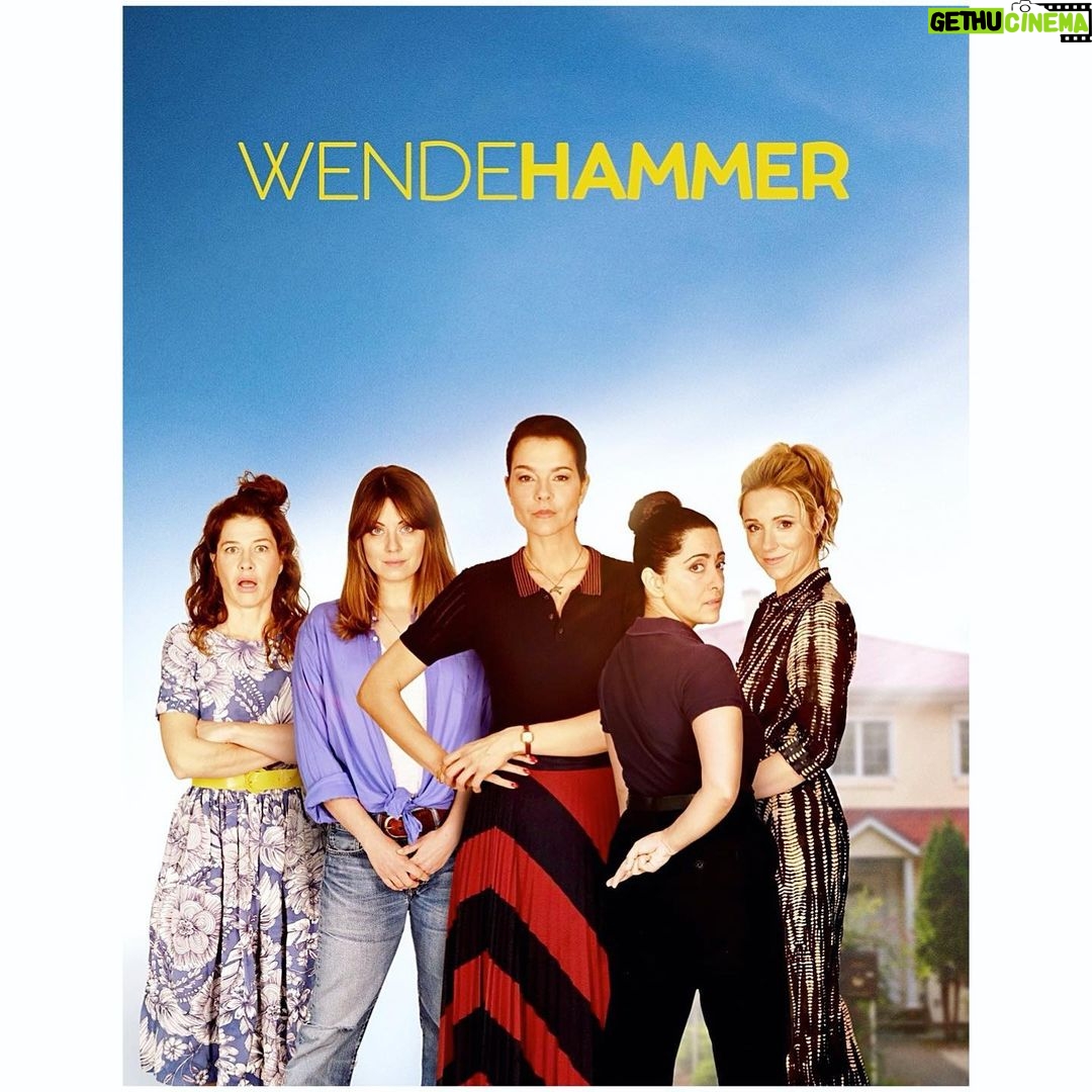 Susan Hoecke Instagram - So, noch mehr Fragen? WENDEHAMMER wird natürlich im ZDF ausgestrahlt, man kann ja nicht an Alles denken… 😜 Also noch mal zum Mitschreiben: Ab dem 12.5. um 20.15 Uhr immer donnerstags im ZDF -> 📺
