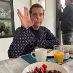 Susan Radder Instagram – Gister alweer de tweede aflevering van Oogappels seizoen 4, als je nou niet elke week kan wachten kan je tegenwoordig ook gewoon op NPO plus alles in één keer kijken!! Ik hoop dat jullie er net zo van genieten als wij op set! 🍎🍏🍎