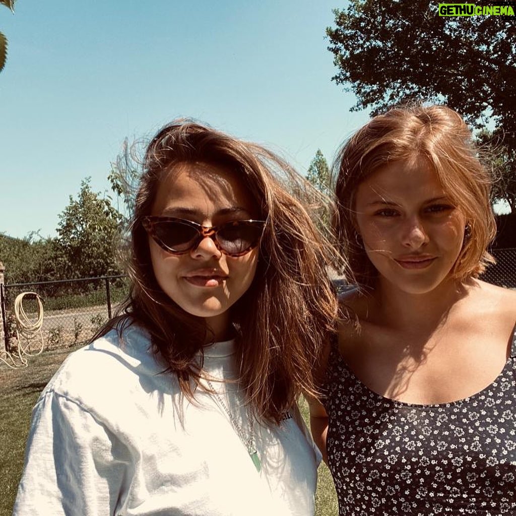 Susan Radder Instagram - Met de kleine! Succes met de hitte iedereen🌞