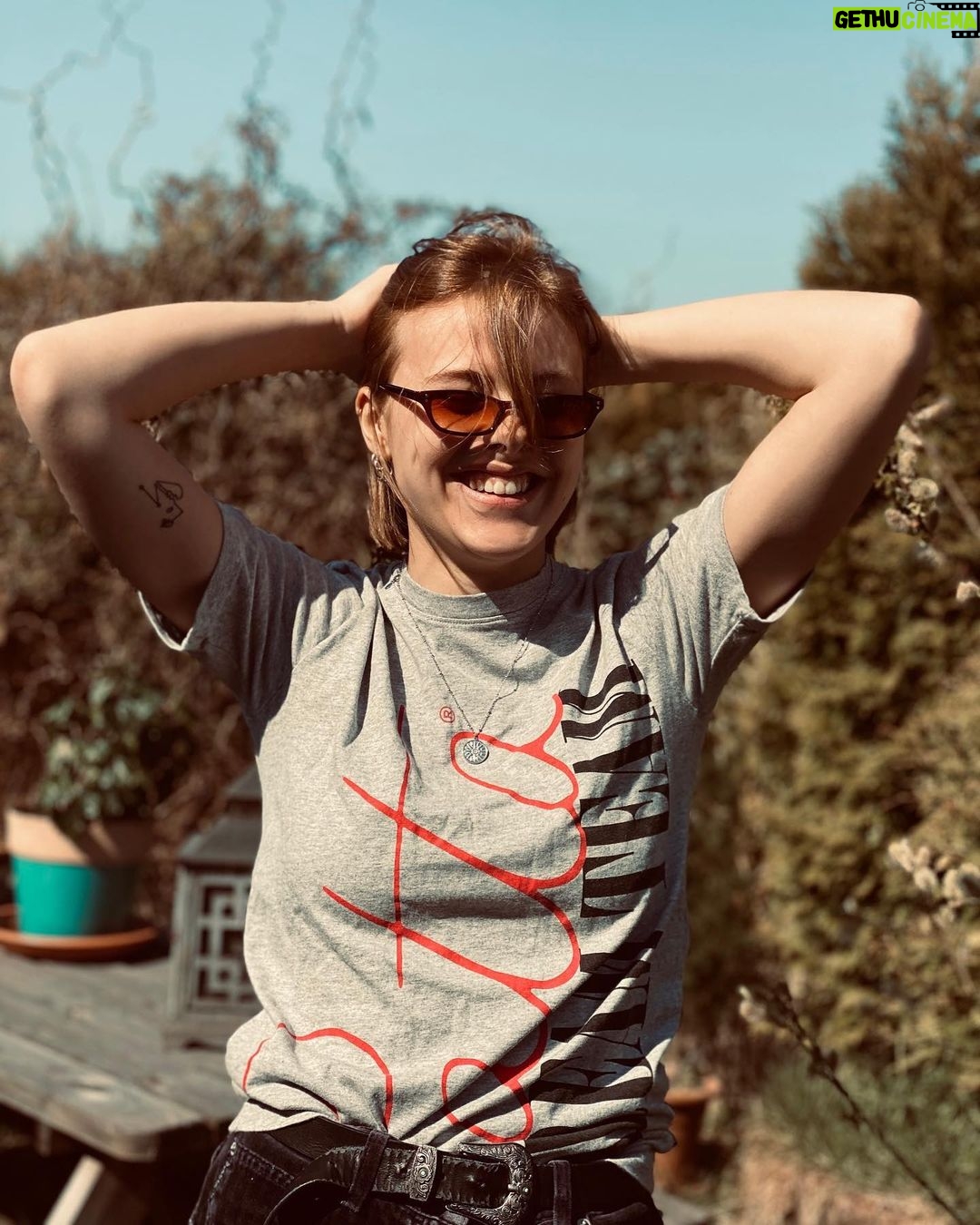 Susan Radder Instagram - We hebben een vinted account met @geencentjetemakken ! Klik snel op de link in m’n bio !