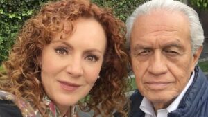 Susana Lozano Instagram - #tbt
Siempre ha sido un honor trabajar en la producción del Sr #MiguelAngelHerros y contar este #juevesdelrecuerdo me divierte mucho, porque tuve el gusto de trabajar con #LetyPerdigon y reventarle un jarrón en la cabeza 😱🤣 (obvio no a ella, sino a la stunt) y mostrarles cosas que pasan en el #set de grabación me encanta!
Vean cómo salió al aire y algunos de nuestros ensayos previos… creo que los van a disfrutar…
#tbackthursday #throwback #retrojueves #larosadeguadalupe  #programasunitarios #series #televisa #univision #television #programas #actriz #actress #actresshot #actresslife #stunt #escenasdeaccion #doble #stuntgirl