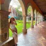 Susana Lozano Instagram - Ever green 💚🍀🌱 . Cuando puedes ver lo bello que te rodea y detener tu prisa para contemplarlo, cuando eres capaz de disfrutar lo que tienes enfrente de ti, ya ganaste… #agradecida #bendecida #aquiyahora #siemprebien #bienydebuenas #susanalozano #viajes #nuevoslugares #goodvibes #peace Cuernavaca, Morelos