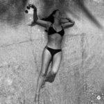 Susana Lozano Instagram - La vida es mejor en bikini . Inhala cocktail de camarones… Exhala negatividad… . ☀️👙🍹 . Cuando pienso en esos momentos, es como tener el sol dentro de mi mente, y soy libre como el mar… . #bikini #sol #alberca #agua #sunglasses #sun #pool #swimwear #swimming #swimmingpool #saltyair #saltyhair #bronceado #susanalozano #wetsuit #barefeet #sunnydays Ixtapa-Zihuatanejo