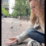 Susana Lozano Instagram - A veces parar es avanzar. Calma en el alma . 🫶🏻🐦‍⬛🪶🤎 . #sanar #soltar #parar #apreciar #somosunavezenlavida #aves #birds #pajaro #alairelibre #naturaleza #susanalozano #calmaenelalma #aquiyahora #felizporquesi #park #parque #feliz #agradecida #greatful San Antonio, Texas
