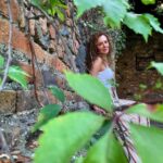 Susana Lozano Instagram - Ever green 💚🍀🌱 . Cuando puedes ver lo bello que te rodea y detener tu prisa para contemplarlo, cuando eres capaz de disfrutar lo que tienes enfrente de ti, ya ganaste… #agradecida #bendecida #aquiyahora #siemprebien #bienydebuenas #susanalozano #viajes #nuevoslugares #goodvibes #peace Cuernavaca, Morelos