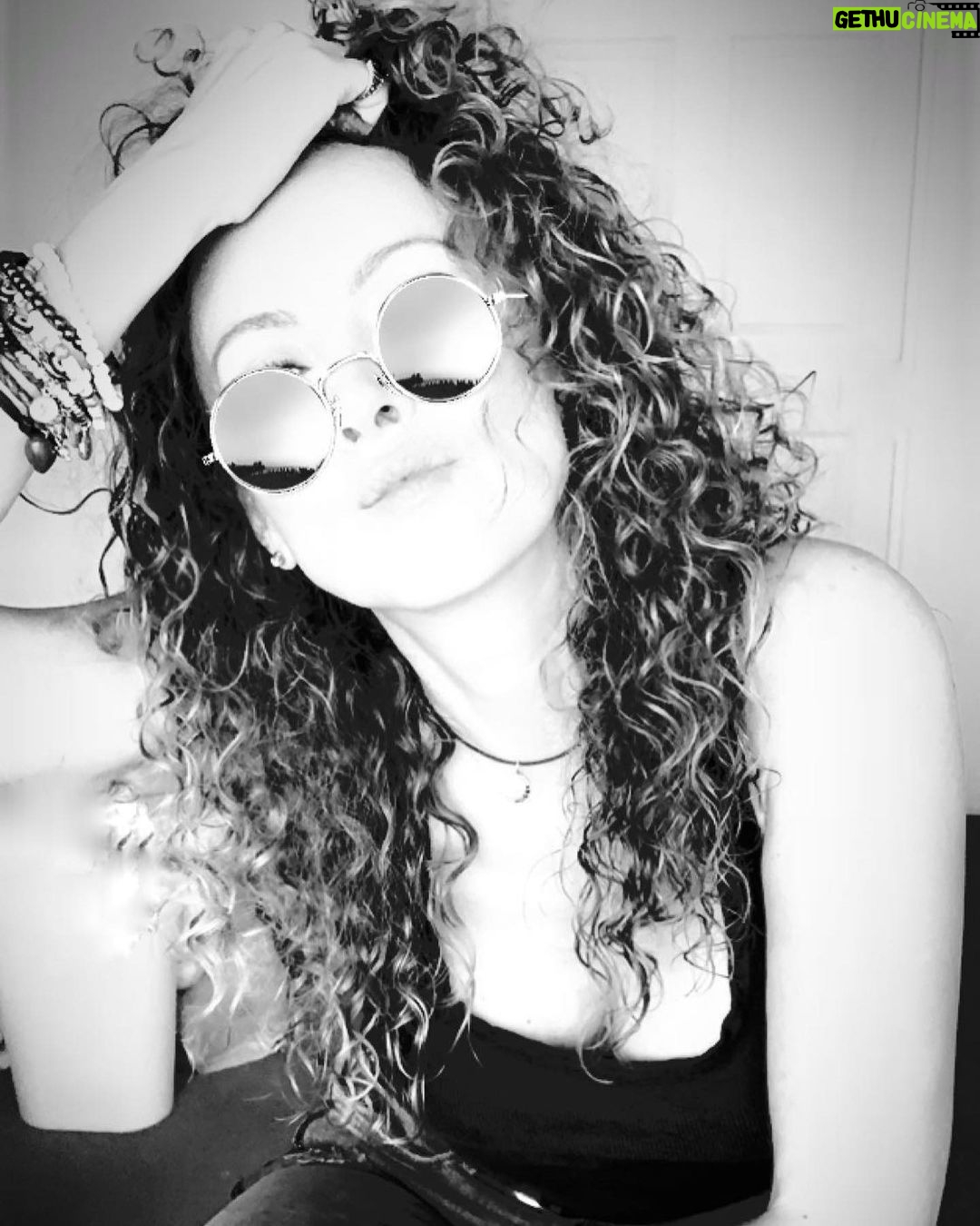 Susana Lozano Instagram - Hacer una locura de vez en cuando es una necesidad básica para que yo mantenga la cordura… #yolo . 💥👊🏼🔥 . #me #crazyme #yo #meandmyself #glasses #blackandwhite #susanalozano Mexico City, Mexico