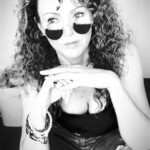 Susana Lozano Instagram - Hacer una locura de vez en cuando es una necesidad básica para que yo mantenga la cordura… #yolo . 💥👊🏼🔥 . #me #crazyme #yo #meandmyself #glasses #blackandwhite #susanalozano Mexico City, Mexico