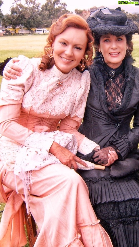 Susana Lozano - 288 Likes - Lamento con todo mi corazón la partida de la maravillosa #HelenaRojo 🥀🕊️
.
Trabajar con ella era un deleite como persona, con una plática siempre interesante y como las grandes, sencilla y encantadora, y además una lección de actuación y una generosidad en escena…
🎭
Bravo a la gran Helena Rojo!
Gracias por tanto! Me guardo cada momento compartido.
A su familia, amigos y sus fans adorados les envío un abrazo y deseo su pronta recuperación por tan grande pérdida.
.
QEPD la Primera Actriz Helena Rojo 🙏🏻🙌🏼
.
.
.
.
.
#descanseenpaz #qepd #actriz #helenarojo #corazonsalvaje #elvuelodelavictoria #novelas #cine #teatro #primeraactriz #susanalozano #escena #set #tablas #filmacion #celebridad #tv