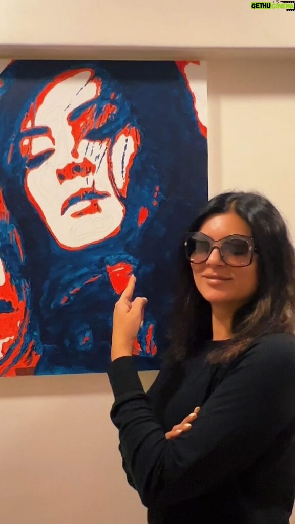 Sushmita Sen Instagram - Dil Se Canvas Tak 🫶 Just looking like a WOW 😍 . . . #painting #acrylic #sushmitasen