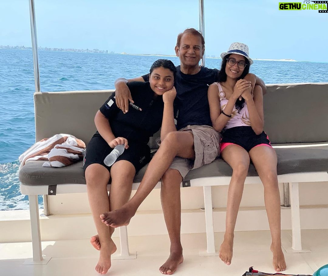 Sushmita Sen Instagram - Happpyyyyyyy Birthday Daddy @sensubir 🤩🤗❤️😍💃🏻🎶 You are my greatest source of strength & happiness!!! Thank you for giving us the courage to build a world of love…where acceptance is born from the heart!!!😇❤️ I pray God blesses you with the best of health & divine happiness always…your Grandchildren & I thank God for YOU everyday!!!!🥰🙏💃🏻 Proud to be YOUR daughter!! I love you Baba!!!! #duggadugga #bestestbaba #bestesttata 😍❤️💃🏻🎶