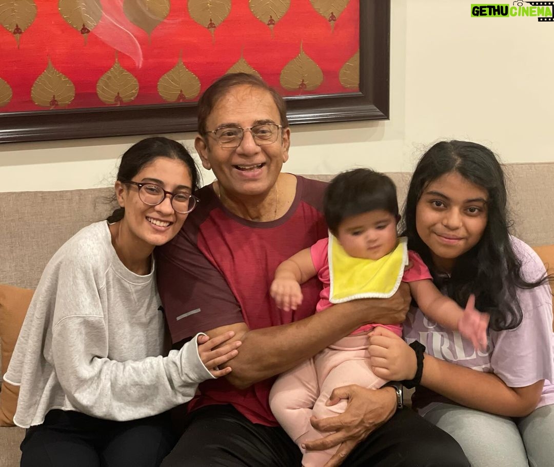 Sushmita Sen Instagram - Happpyyyyyyy Birthday Daddy @sensubir 🤩🤗❤️😍💃🏻🎶 You are my greatest source of strength & happiness!!! Thank you for giving us the courage to build a world of love…where acceptance is born from the heart!!!😇❤️ I pray God blesses you with the best of health & divine happiness always…your Grandchildren & I thank God for YOU everyday!!!!🥰🙏💃🏻 Proud to be YOUR daughter!! I love you Baba!!!! #duggadugga #bestestbaba #bestesttata 😍❤️💃🏻🎶