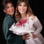 Suzan Al Salhiy Instagram - اختي منذ ١٩٩٧ وبكيفكم بعد 😅 منو من بيكم مثلنة بس نتناگر 😜 بعدسة المبدع مصطفى السعدي @alsaaadiii #foryou #explorepage #trinding #مشاهير_العراق #مشاهير_الانستقرام #العراق_السعودية_قطر_الامارات_الكويت_البحرين_اليمن_الخليج_سوريا_مصر_لبنان_الجزائر_تونس_المغرب_قطر_دبي #ستايل #ستايل #كومنت #بنات