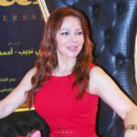 Suzan Negm ElDein Instagram - من العرض الخاص للمسرحية الرائعة جداً #شارلي لفريق العمل المبدع بداية من المؤلف د. مدحت العدل والمخرج أحمد البوهي والمنتجين هاني نجيب وأحمد فهمي مروراً بالفريق الفني المتميز وصولا إلى طاقم التمثيل الرائعين وعلى رأسهم محمد فهيم الذي قام بدور شارلي شابلن👌 ومالفتني في هذه المسرحية أن الكاتب المبدع مدحت العدل تناول قصة صعود شارلي من العدم إلى أن أصبح من أهم النجوم العالميين متحديّا لظروف اقتصادية وسياسية وإنسانية كبيرة جداً..لأنه صدّق حلمه واجتهد في تحقيق أهدافه والوصول إليها..مقدماً لنا رسائل هامة وهادفة من خلال ذلك.. ومالفتني أيضاً هذا التناغم الرائع بين طريقة إخراج العمل المميزة للمخرج والمهندس المعماري أحمد البوهي مع كل عناصر العمل من سينوغرافيا وديكور وملابس واضاءة ليقدم لنا لوحات فنية تتسابق في جمال شكلها ومضمونها..ضمن إنتاجٍ سخيّ وضع العمل في الصدارة.. هنياً لكم هذا العمل المتميز وإلى نجاحات كبيرة قادمة بإذن الله🙏 . . . #شارلي_شابلن #شارلي_شابلن #مدحت_العدل #أحمد_البوهي #هاني_نجيب #محمد_فهيم #سوزان_نجم_الدين #مسرح #الحب_حياة #suzan_najm_aldeen @ahmedfahmy.tv @fahimooz @charlie_themusical @seacinemaproductions Cairo, Egypt