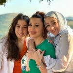 Suzan Negm ElDein Instagram - من أجواء العيد مع أمّي الحبيبة وعائلتي التي أعشق❤️.. كلّ عام وأنتم وعائلاتكم وأحبائكم بألف خير❤️ . . . #سوزان_نجم_الدين #سوريا #الضيعة #بمنّة #الدريكيش #الحب_حياة #suzan_najm_aldeen #myfamily #lovelive الدريكيش بمنة