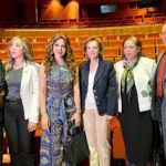 Suzan Negm ElDein Instagram - #فيلم_الحكيم للكبير #دريد_لحام والرائعة #صباح_الجزائري أعاد لنا صوراً من الحرب بأسلوب السهل الممتنع فدغدغت مشاعرنا بعمق ولامست كل بيت سوري بطريقةٍ أو بأخُرى فأوجعنا وأبكانا وأضحكنا حيناً بعدسة متقنة وذكية بقيادة المخرج المتميّز #باسل_الخطيب وبقلم الكاتبة الرائعة #ديانا_جبور وإنتاج #المؤسسة_العامة_للسينما ليضفي عليها الموسيقار الكبير #سمير_كويفاتي بعضاً من روحه لتضيف موسيقاه شجناً من نوعٍ خاص مبروك لصنّاع العمل وللسينما السورية . . . #سوزان_نجم_الدين #سوريا #سينما_سورية #فيلم #suzan_najm_aldeen #syria #film #movie . #makeup & #hairstylist @milad.pvt @miladhannoun Damascus, Syria