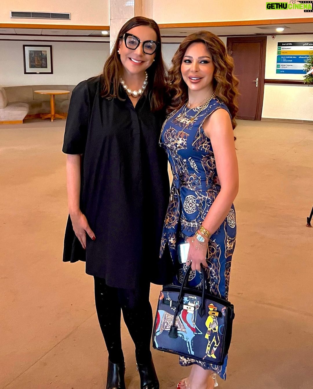 Suzan Negm ElDein Instagram - #فيلم_الحكيم للكبير #دريد_لحام والرائعة #صباح_الجزائري أعاد لنا صوراً من الحرب بأسلوب السهل الممتنع فدغدغت مشاعرنا بعمق ولامست كل بيت سوري بطريقةٍ أو بأخُرى فأوجعنا وأبكانا وأضحكنا حيناً بعدسة متقنة وذكية بقيادة المخرج المتميّز #باسل_الخطيب وبقلم الكاتبة الرائعة #ديانا_جبور وإنتاج #المؤسسة_العامة_للسينما ليضفي عليها الموسيقار الكبير #سمير_كويفاتي بعضاً من روحه لتضيف موسيقاه شجناً من نوعٍ خاص مبروك لصنّاع العمل وللسينما السورية . . . #سوزان_نجم_الدين #سوريا #سينما_سورية #فيلم #suzan_najm_aldeen #syria #film #movie . #makeup & #hairstylist @milad.pvt @miladhannoun Damascus, Syria