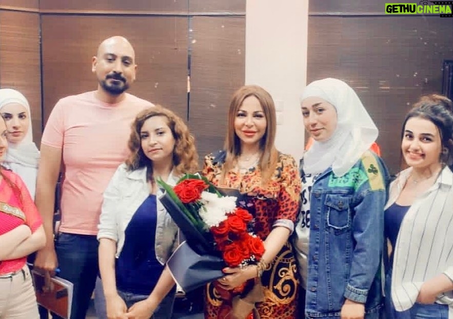 Suzan Negm ElDein Instagram - فيديو صغير وبعض الصور العفوية من الأمس الذي سعدت فيها بزيارتين: الأولى لنقابة المهندسين حيث هي بيتي الأول كمهندسة معمارية مازال شغف العمل فيها يستهويني ويناديني بعد انقطاع عشر سنوات نالت منها الحرب ومني وأخذت معها الكثير من الأعمال والذكريات الجميلة لكنها لم تستطع أن تأخذ معها أبداً الشغف والطموح والحبّ..👌 والزيارة الثانية كانت للمركز الدولي للتدريب وتنمية المهارات بإدارة د مي حميدوش واشراف باحث 'الدكتوراه الإعلامي' ورد سباغ وقد سعدت جداً بمشاركتهم بعض أحلامهم وطموحاتهم وتداولنا أطراف الحديث في العديد من الأمور المهنية والفنية متمنية لهم جميعاً الوصول إلى أهدافهم بأيسر الطرق وأجملها انشاءالله 🙏 . . . #نقابة_المهندسين #دمشق #المركز_الدولي #سوزان_نجم_الدين #مي_حميدوش #ورد_سباغ #الحب_حياة #سوريا #syria #suzan_najm_aldeen #lovelife Damascus, Syria