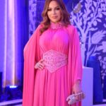 Suzan Negm ElDein Instagram - عيد سعيد ومبارك على الجميع💖 . . . #photographer @ahmadhamwiphotography #hairstyle and #makeup @milad.pvt @miladhannoun #dress by @assaadkhalaf #سوزان_نجم_الدین #عيد_الفطر #الحب_حياة #سوريا #suzan_najm_aldeen #eidmubarak #lovelife Damascus, Syria