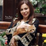 Suzan Negm ElDein Instagram - انعرض ست حلقات من مسلسل مربى العز قدرتوا تفهموا جواهر لحد هلأ وللا لسه؟ هل هية خيّرة وللا شريرة؟ ظالمة وللا مظلومة؟ وبتتوقعوا تحقق حلما وللا لأ؟ تابعونا في مسلسل #مربى_العز عبر شاشة MBC وعلى منصة شاهد لتعرفوا الحقيقة👌 . . . #مربى_العز #جواهر #جواهر_مربى_العز #سوزان_نجم_الدین #رشا_هشام_شربتجي #بيئة_شامية #رمضان٢٠٢٣ #الحب_حياة #سوريا #دراما_سورية #drama2023 #syria #suzan_najm_aldeen #ramadan2023 Damascus, Syria
